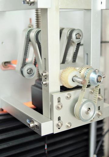 Գլխարկի և մարմնի կնքումը նեղացնում է թևի պիտակավորման մեքենան `երկու գլխիկով