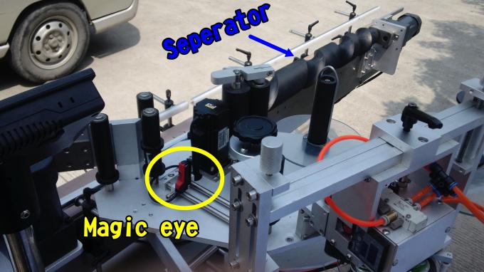 Կպչուն եղունգների լաք Պիտակի կիրառիչ մեքենա 220V 1.5HP 50 / 60HZ կլոր շշերի համար