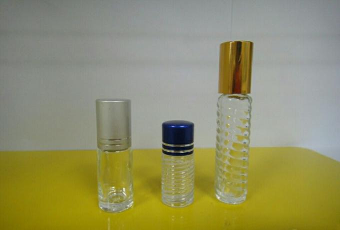 Ավտոմատ փոքր կլոր շիշ հորիզոնական սրվակի պիտակավորման մեքենա ինքնասոսնձվող պիտակով