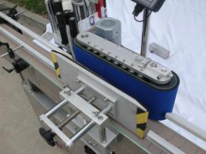 Ավտոմատ կլոր շշերի պիտակավորման մեքենա ոչ չոր սոսինձի, փայտե պատյան / արտահանման փաթեթավորման պիտակավորման մեքենա CE- ի համար