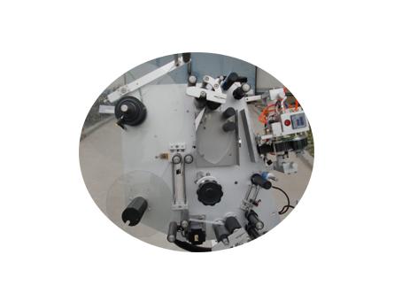 Թղթե խողովակի պիտակավորման մեքենա 500 անվավոր ինքնասոսնձվող գործվածքների պիտակի պիտակ