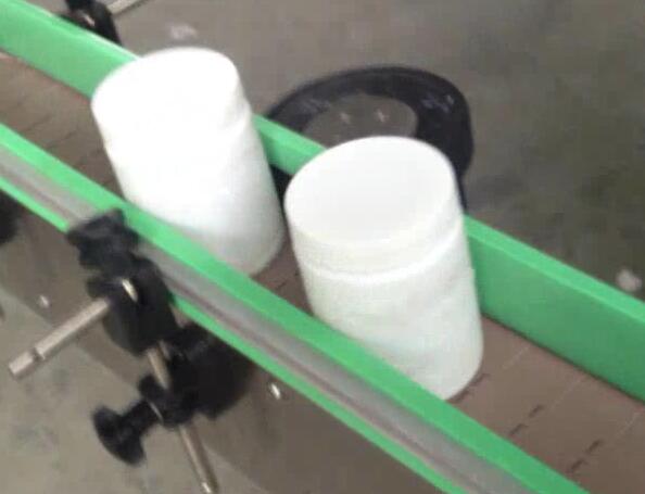 Կլոր շշերի պիտակավորման մեքենա, շշալցման և մակնշման մեքենա աղացած շաքարավազի համար