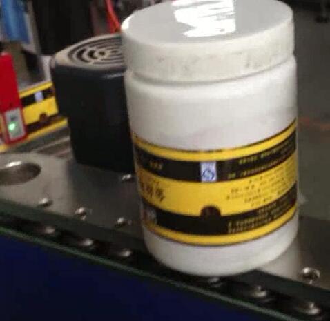 Կլոր շշերի պիտակավորման մեքենա, շշալցման և մակնշման մեքենա աղացած շաքարավազի համար