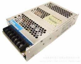 Լրիվ ավտոմատ ինքնասոսնձվող պիտակի կիրառիչ սարքավորումներ կրկնակի կողքի պիտակների պիտակավորման մեքենա `օվալաձև, կլոր, ջրային հատվածի համար