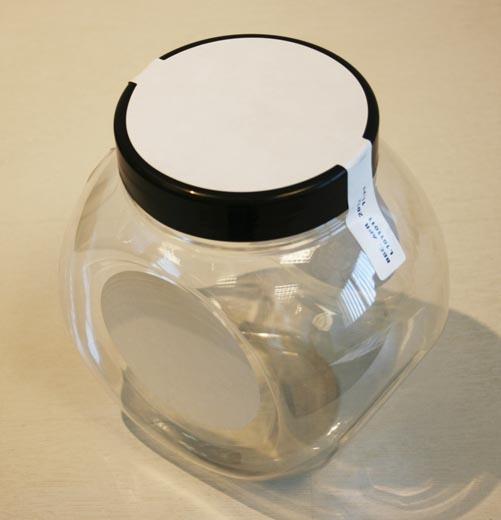 Բնակարանային պիտակի վերին կիրառիչ ՝ հարթ կողմի / պիտակի վերևից կողմ