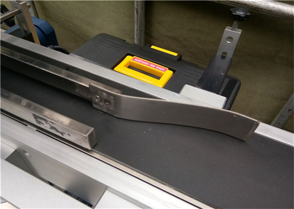 Ըմպելիքների / խմիչքների / ամենօրյա քիմիական նյութերի / բժշկության համար CE լավագույն պիտակավորող մեքենա