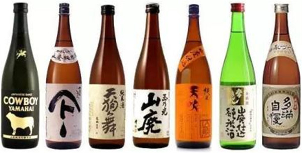 Ավտոմատ ինքնասոսնձվող պիտակավորման մեքենա Կպչուն երեք պիտակ 250BS / րոպե Արտադրության արագություն