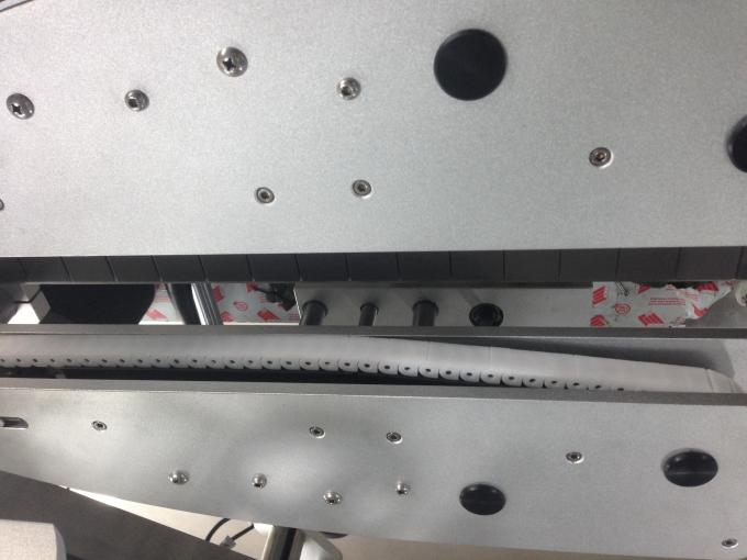 Բազմաթիվ տեսակներ Շշերի կպչուն պիտակավորման մեքենա PLC կառավարման համակարգ