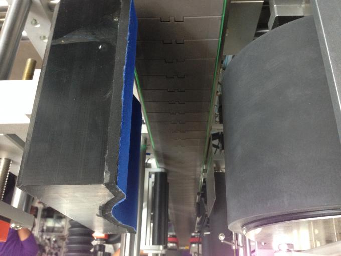 Ավտոմատ կպչուն պիտակի կիրառիչ պլաստիկ / ապակե կլոր շշի համար