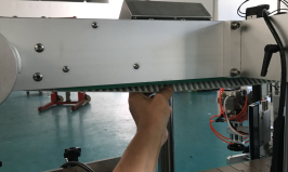 up-press մեխանիզմի վերին շշեր ավտոմատ շշերի պիտակավորող մեքենա ՝ CE վկայագրով