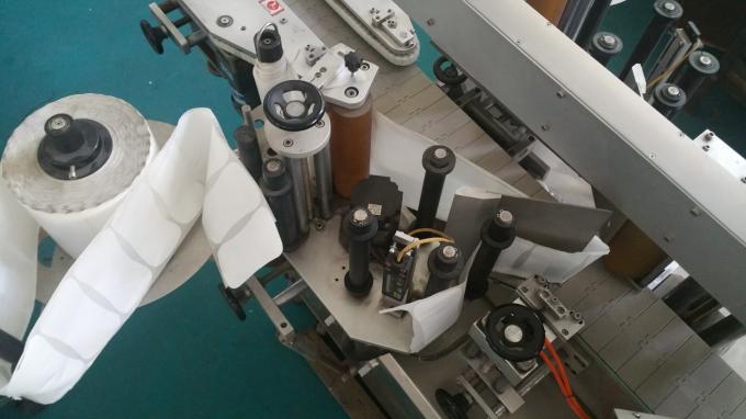 25 կգ բանկա քառակուսի շիշ կպչուն կիրառիչ մեքենա, պիտակավորող մեքենա կերակրող շշերով կայուն արագությամբ