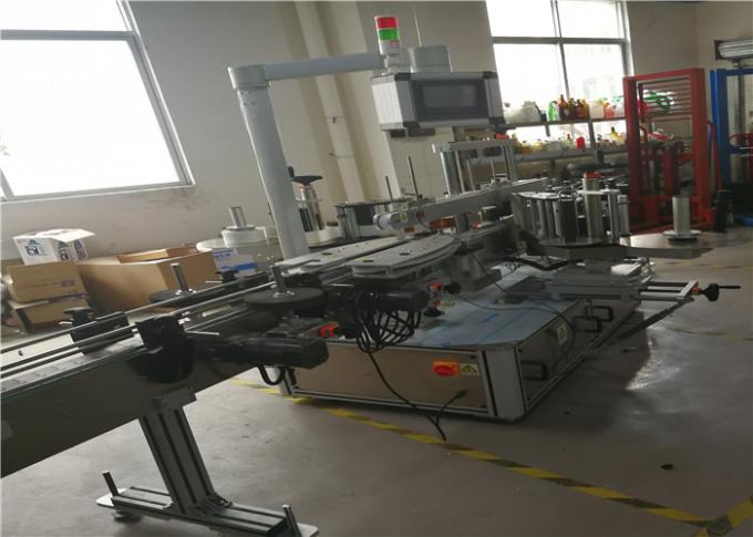 Քիմիական, ջրային պլաստմասե շշի 3 պիտակներով ինքնասոսնձվող կպչուն պիտակավորման մեքենա