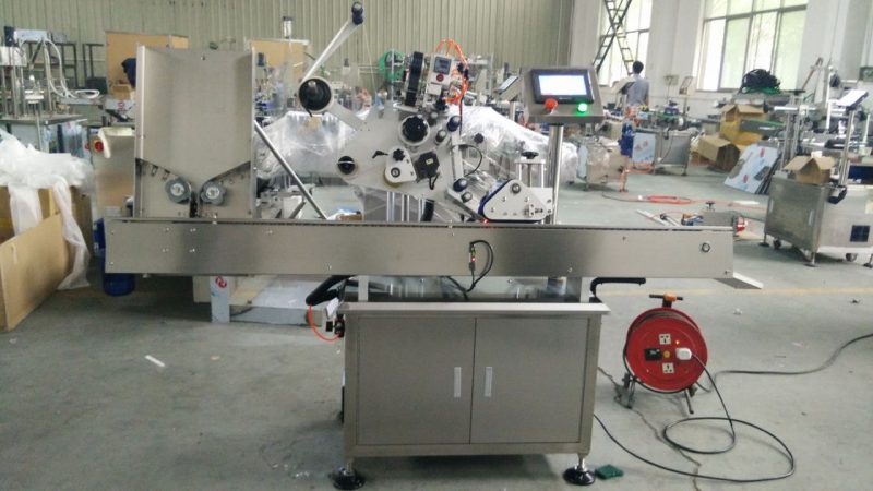 Չինաստան Բարձր արագությամբ փոքր կլոր տարաների պիտակի սոսինձ մեքենա, աչքի սեւ շշի պիտակի կպչուն մեքենա կոսմետիկայի մատակարարի համար