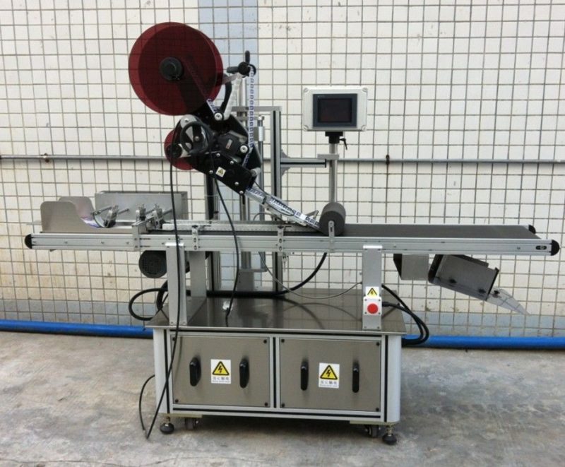 Չինաստան Դիմակների / չփռված ստվարաթղթե / թղթե պայուսակների, հարթ մակերեսային պիտակների կիրառիչի պիտակավորող սարք մատակարարին