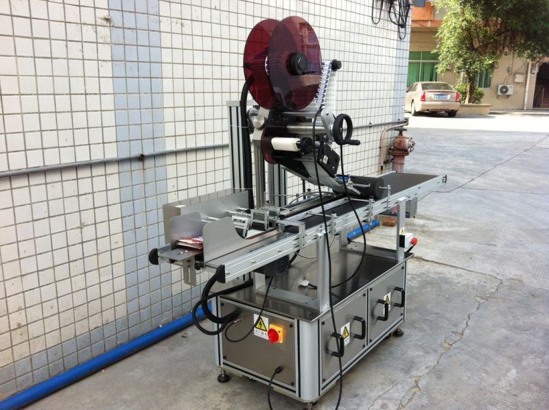 Չինաստան Էլեկտրական սկավառակով պիտակավորման մեքենա, ինքնասոսնձվող պիտակների պիտակավորման մեքենա մատակարարին