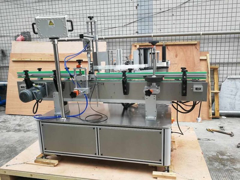 China Pawpaw / Guava կլոր շշերի պիտակի պիտակավորման մեքենա ՝ խմելու դաշտի համար մատակարարին