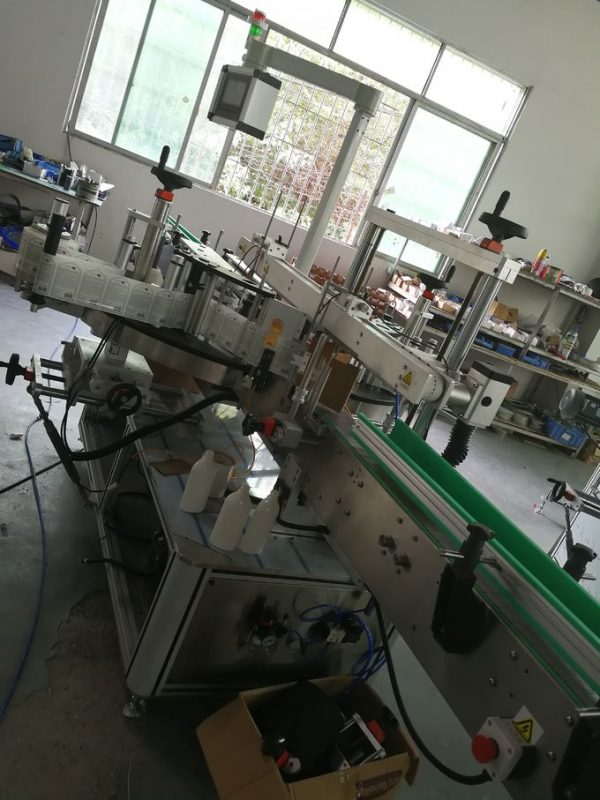 Ինքնասոսնձվող պիտակների պիտակավորման մեքենա առջևի և հետևի կողմում, շշերի պիտակի կիրառիչ